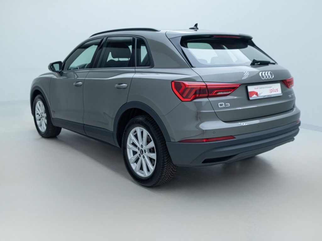 Audi Q3 2022 г. Серый, пробег 54365 км