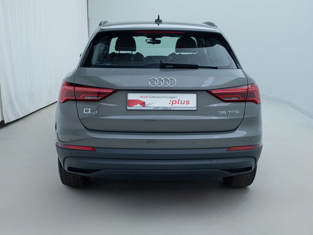 Audi Q3 2022 г. Серый, пробег 54365 км