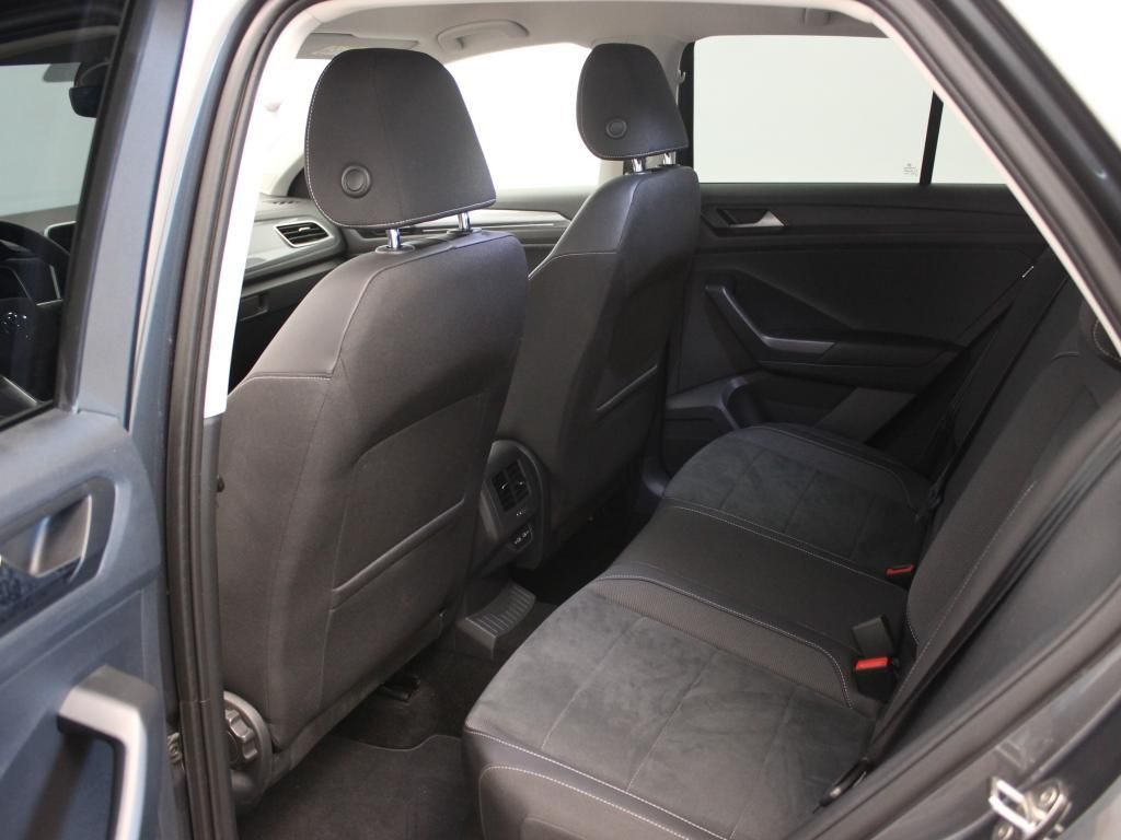 Volkswagen T-Roc 2022 г. Серый, пробег 28099 км