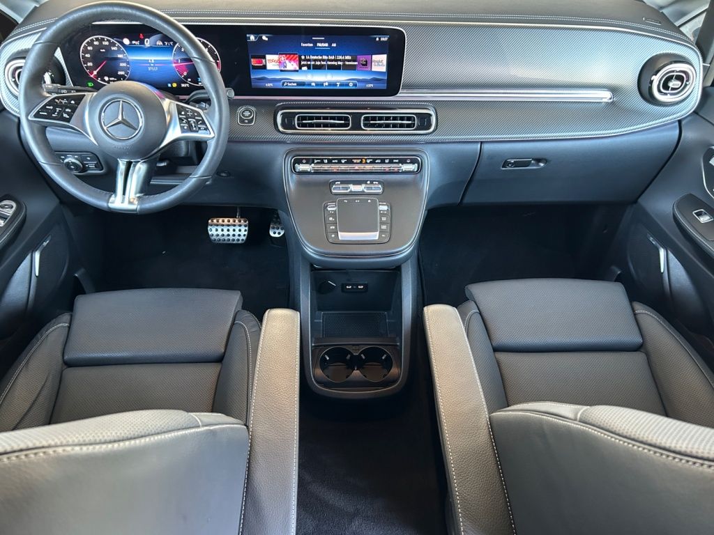 Mercedes-Benz V 300 2025 г. Серый, пробег 27200 км