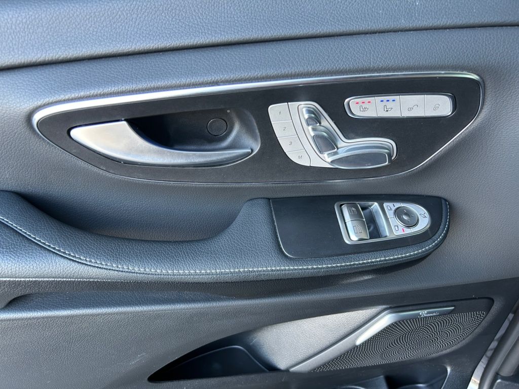 Mercedes-Benz V 300 2025 г. Серый, пробег 27200 км