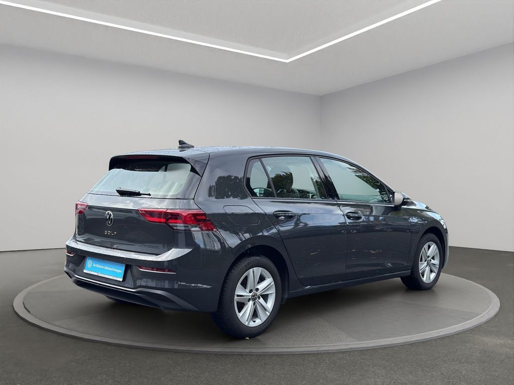 Volkswagen Golf 2023 г. Серый, пробег 26051 км