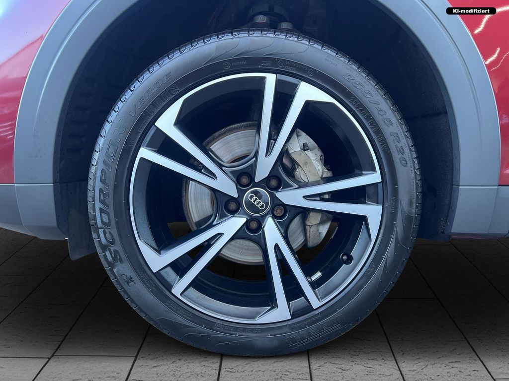 Audi Q5 2022 г. Красный, пробег 55100 км