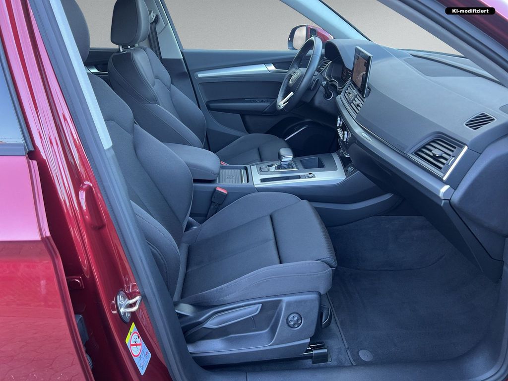 Audi Q5 2022 г. Красный, пробег 55100 км