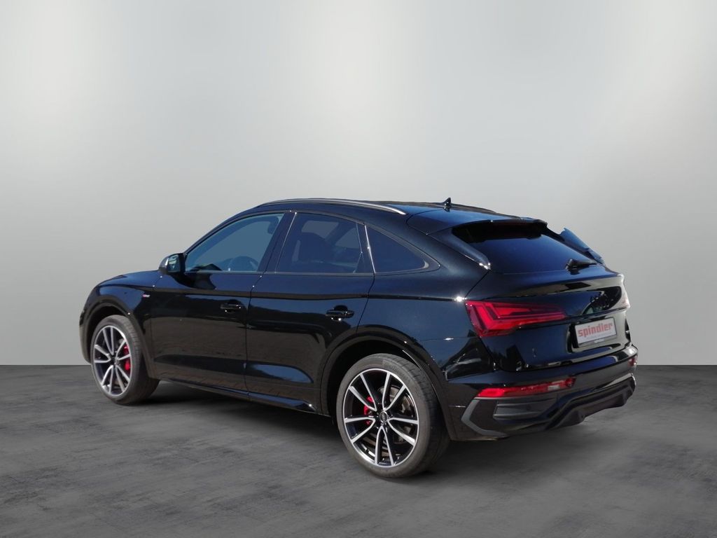 Audi Q5 2023 г. Чёрный, пробег 54900 км