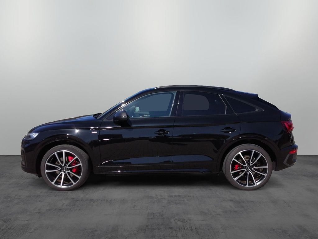 Audi Q5 2023 г. Чёрный, пробег 54900 км