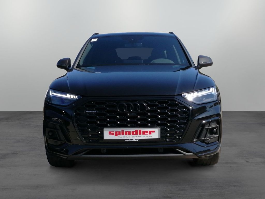 Audi Q5 2023 г. Чёрный, пробег 54900 км