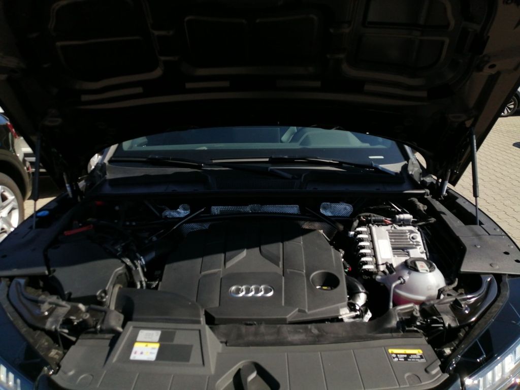 Audi Q5 2023 г. Чёрный, пробег 54900 км