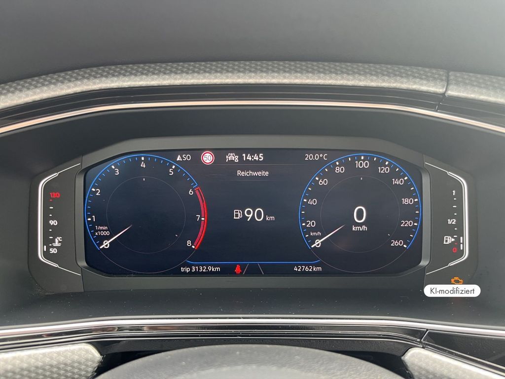Volkswagen T-Cross 2023 г. Белый, пробег 42780 км