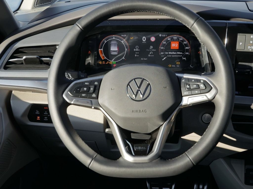Volkswagen T7 MULTIVAN 2026 г. Серебристый, пробег 1050 км