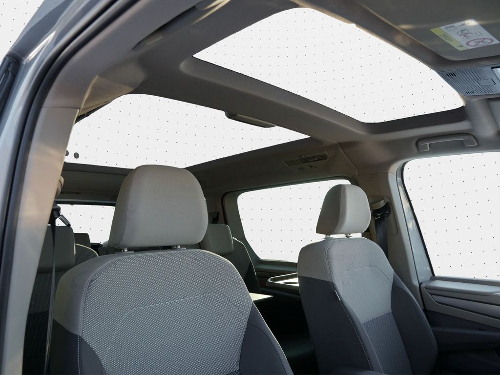 Volkswagen T7 MULTIVAN 2026 г. Серебристый, пробег 1050 км