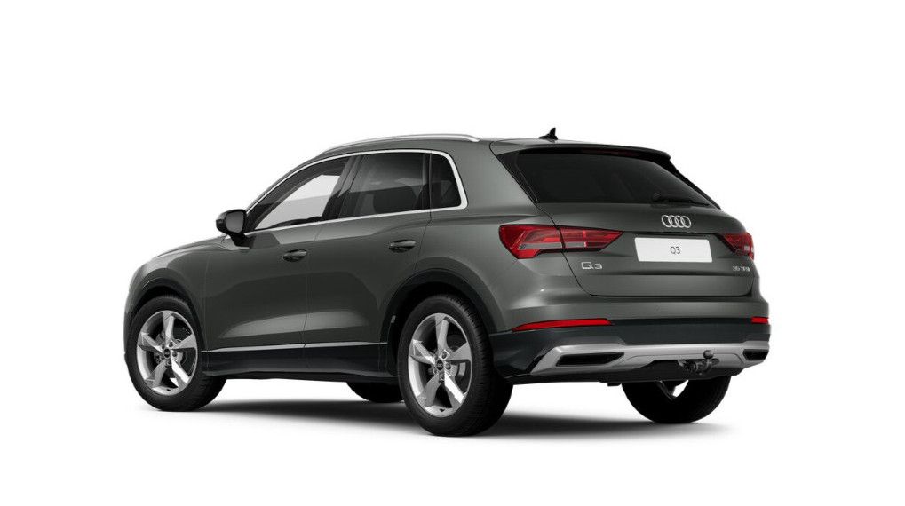 Audi Q3 2024 г. Серый, пробег 30200 км