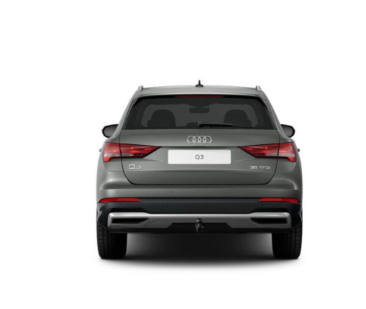 Audi Q3 2024 г. Серый, пробег 30200 км
