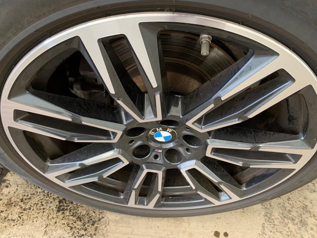 BMW 520 2024 г. Чёрный, пробег 43500 км
