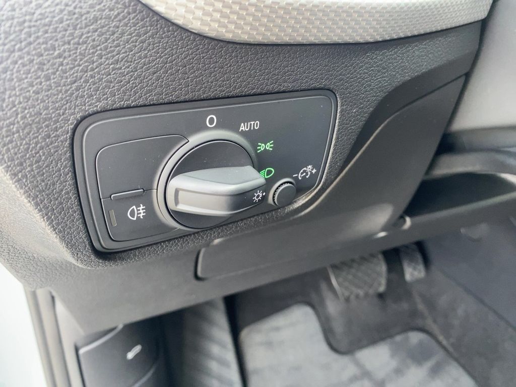 Audi Q2 2023 г. Серый, пробег 39196 км