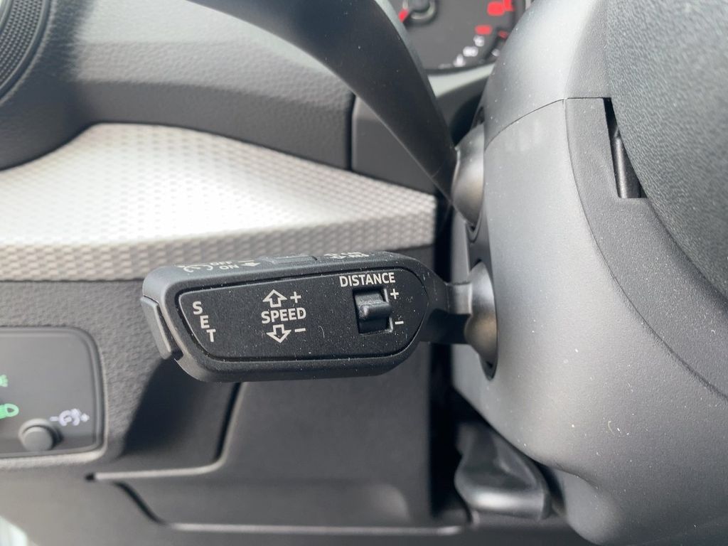 Audi Q2 2023 г. Серый, пробег 39196 км