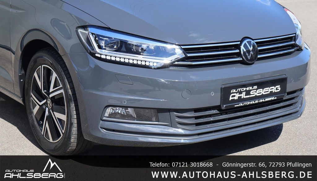 Volkswagen Touran 2024 г. Серый, пробег 35000 км