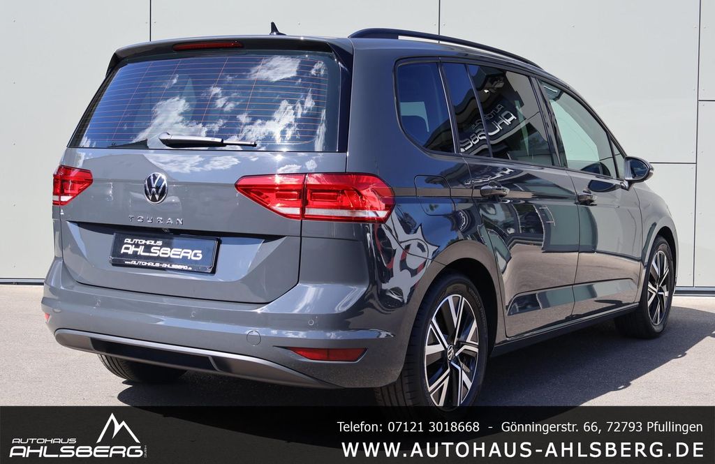 Volkswagen Touran 2024 г. Серый, пробег 35000 км