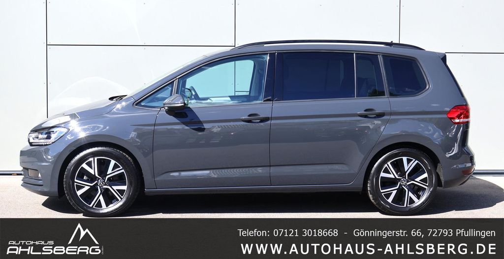 Volkswagen Touran 2024 г. Серый, пробег 35000 км