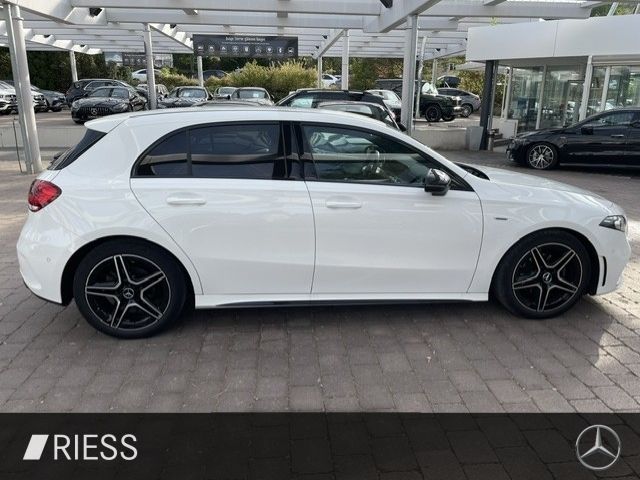 Mercedes-Benz A 180 2021 г. Белый, пробег 49357 км