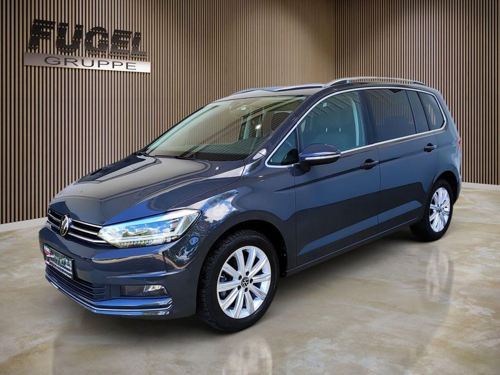 Volkswagen Touran 2022 г. Серый, пробег 59610 км