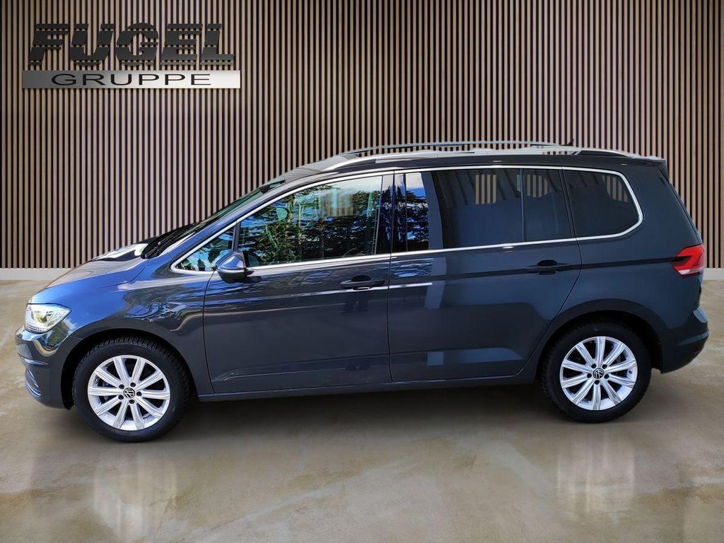 Volkswagen Touran 2022 г. Серый, пробег 59610 км