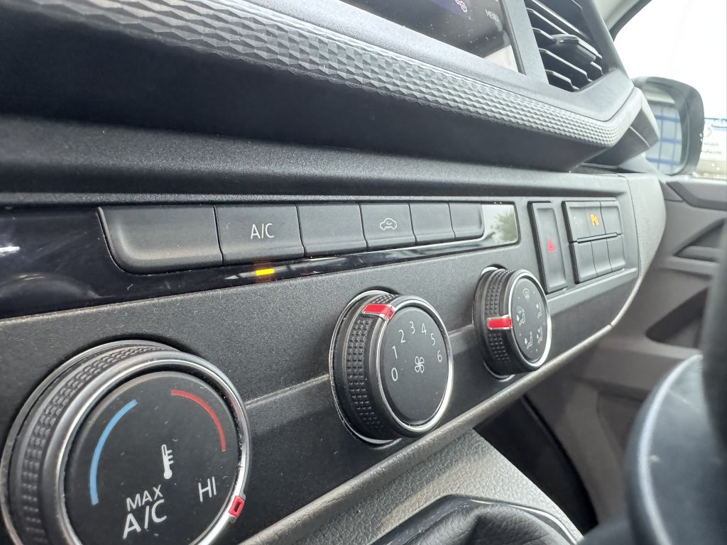 Volkswagen T6 TRANSPORTER 2021 г. Белый, пробег 23000 км