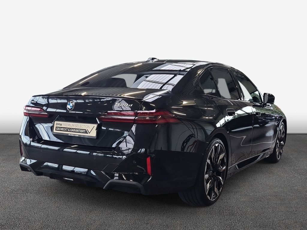 BMW 520 2026 г. Чёрный, пробег 14970 км