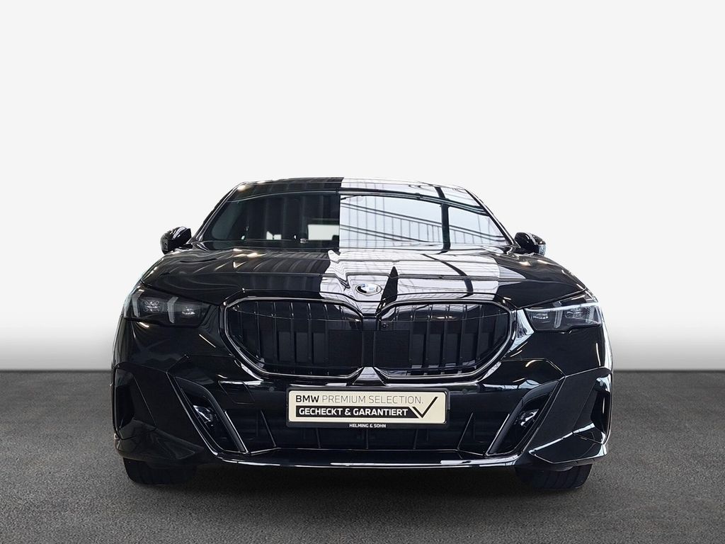 BMW 520 2026 г. Чёрный, пробег 14970 км