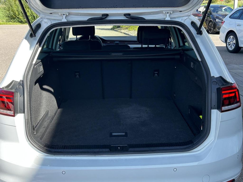 Volkswagen PASSAT VARIANT 2021 г. Белый, пробег 54427 км