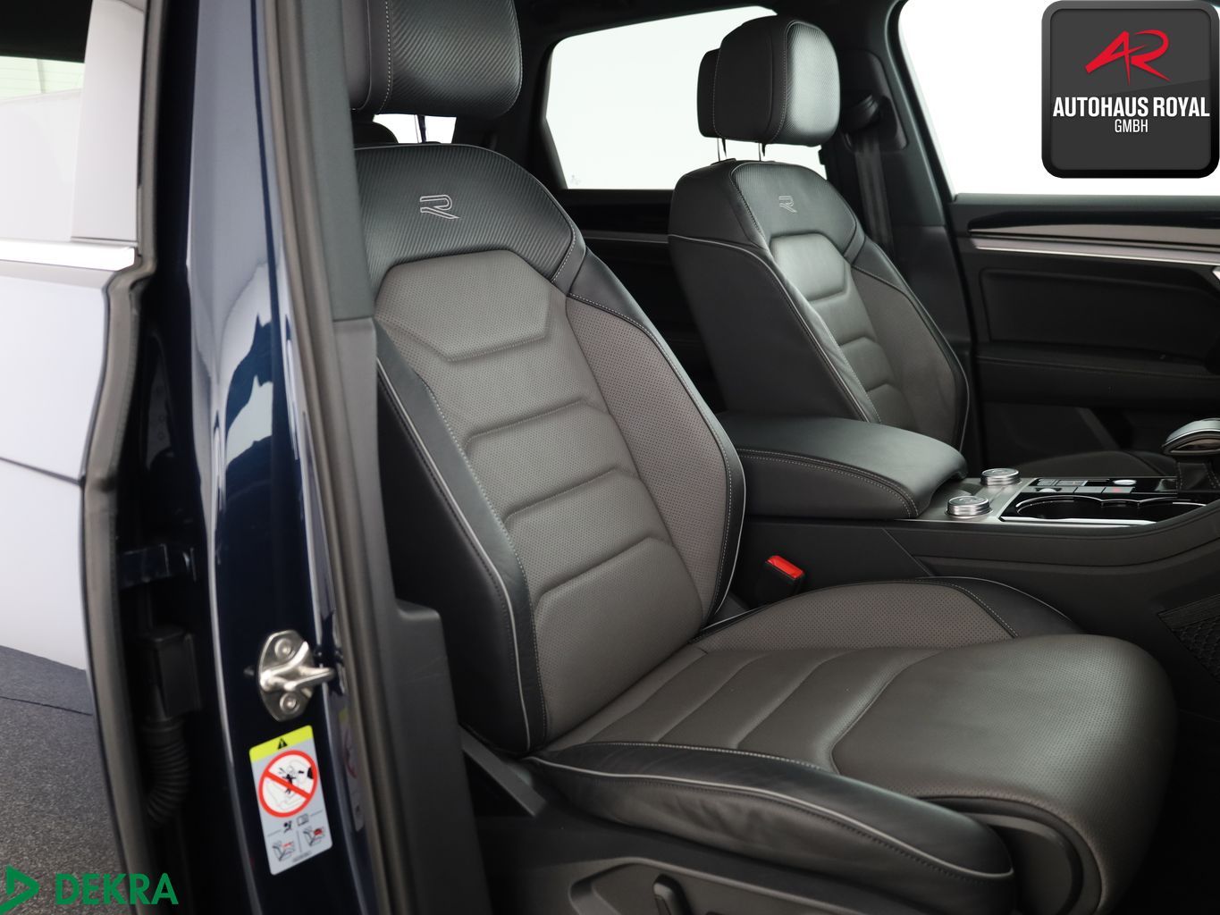 Volkswagen Touareg 2022 г. Синий, пробег 50605 км