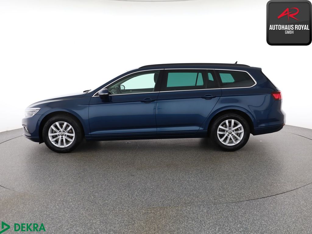 Volkswagen Passat 2024 г. Синий, пробег 44052 км