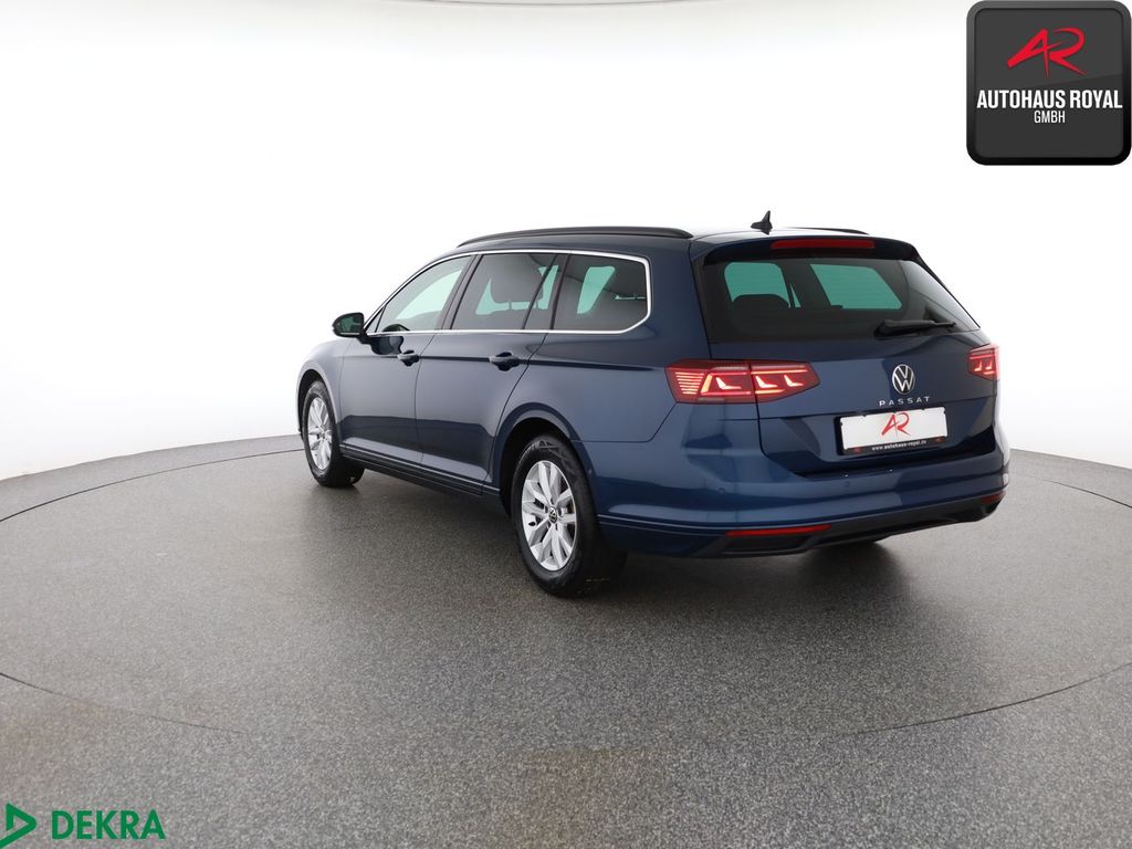 Volkswagen Passat 2024 г. Синий, пробег 44052 км