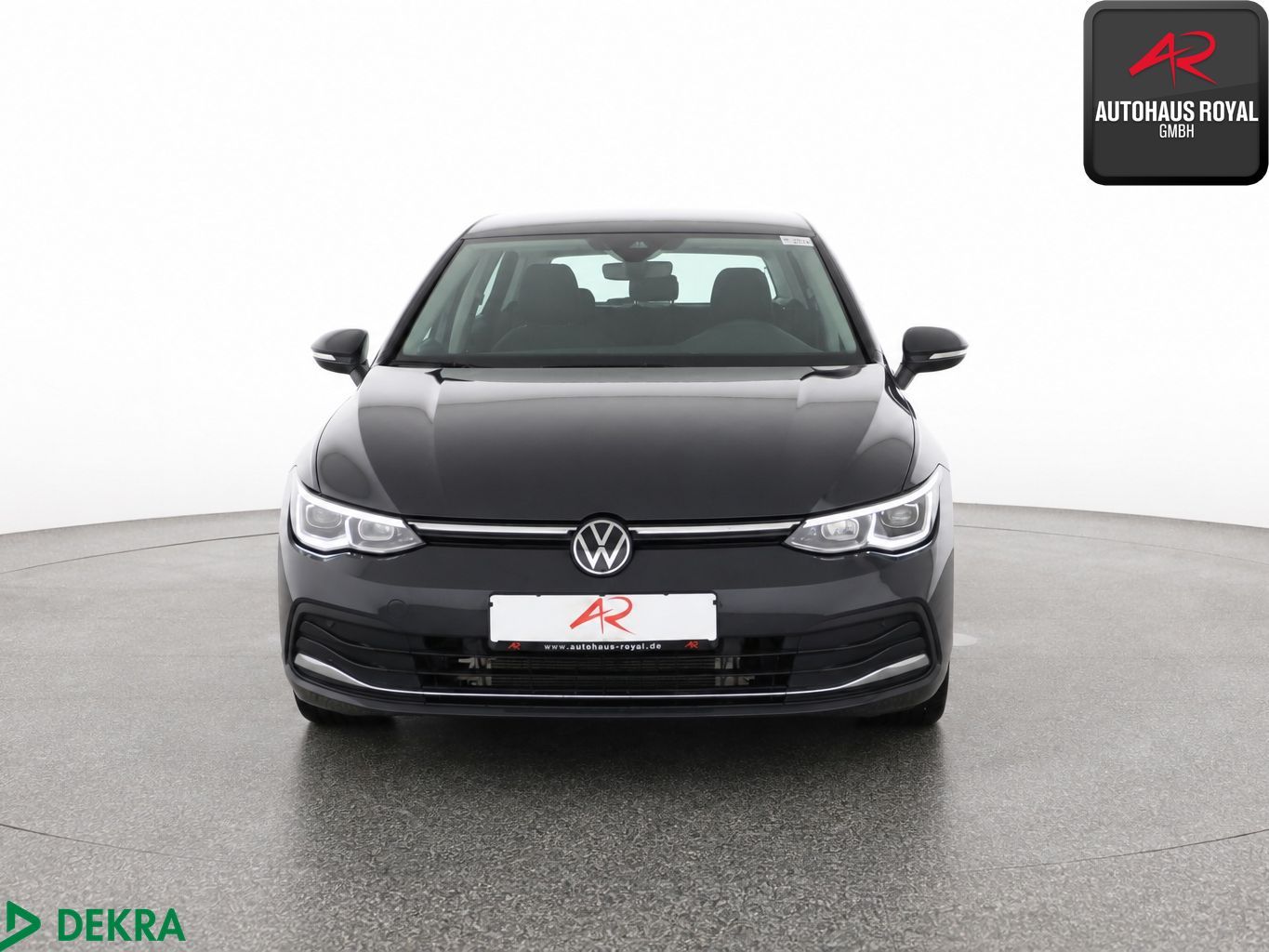 Volkswagen Golf 2024 г. Серый, пробег 24974 км