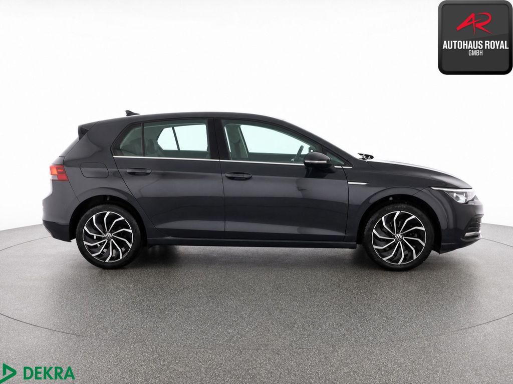Volkswagen Golf 2024 г. Серый, пробег 24974 км