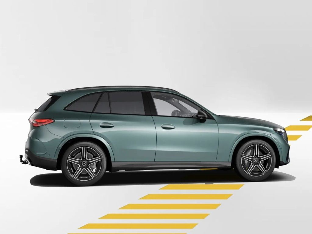 Mercedes-Benz GLC 220 2026 г. Серебристый, пробег 20043 км