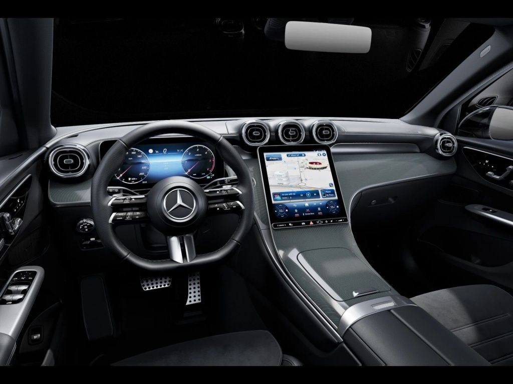 Mercedes-Benz GLC 220 2026 г. Серебристый, пробег 20043 км