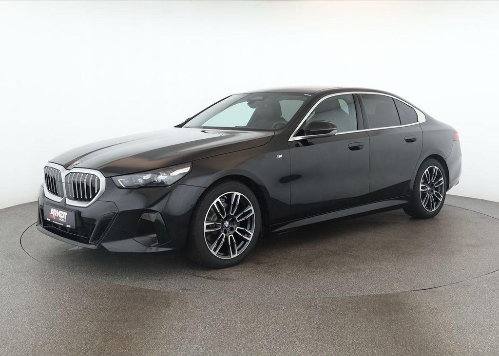 BMW 520 2024 г. Чёрный, пробег 53200 км