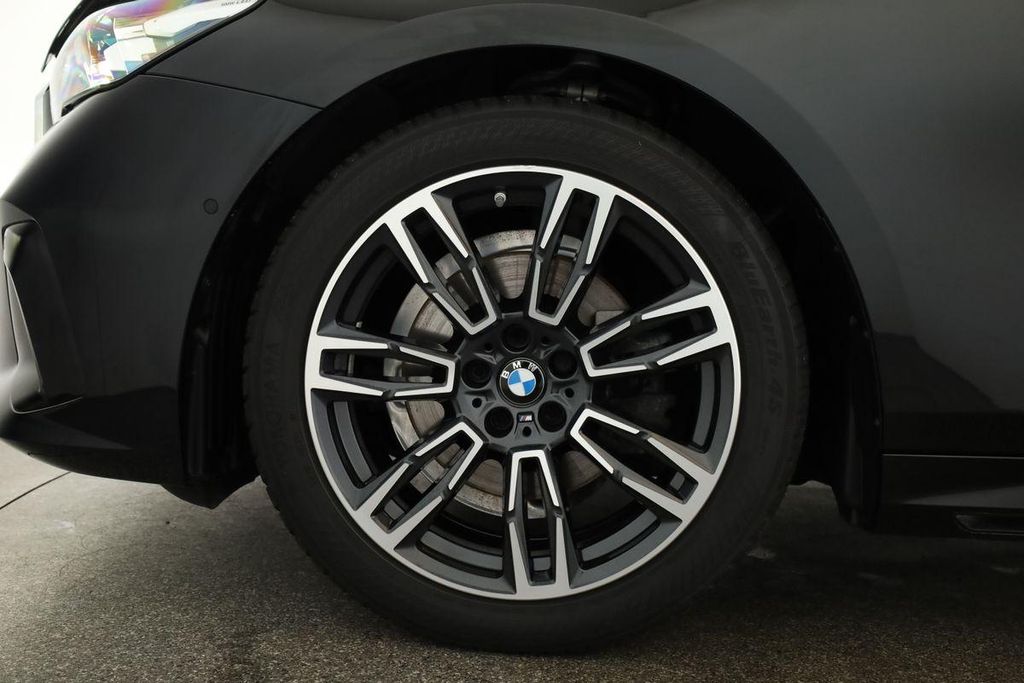 BMW 520 2024 г. Чёрный, пробег 53200 км