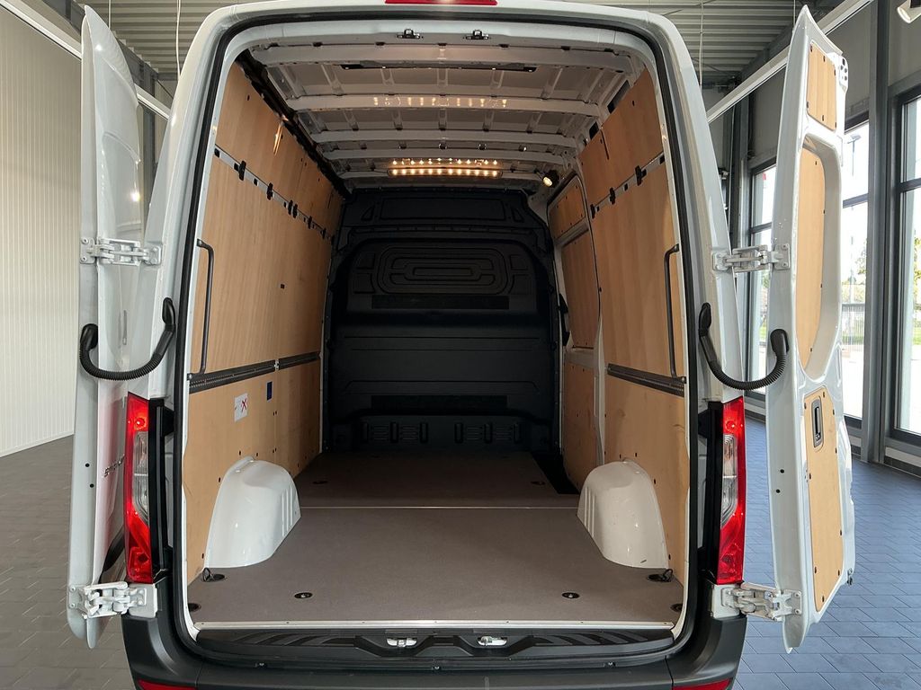 Mercedes-Benz SPRINTER 2025 г. Белый, пробег 44428 км