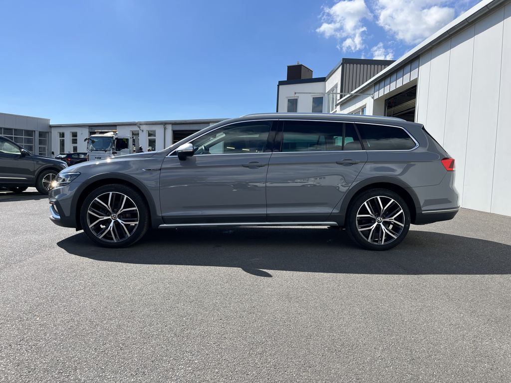 Volkswagen PASSAT ALLTRACK 2023 г. Серый, пробег 32381 км
