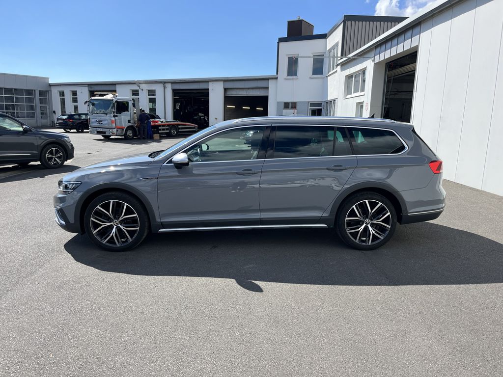 Volkswagen PASSAT ALLTRACK 2023 г. Серый, пробег 32381 км