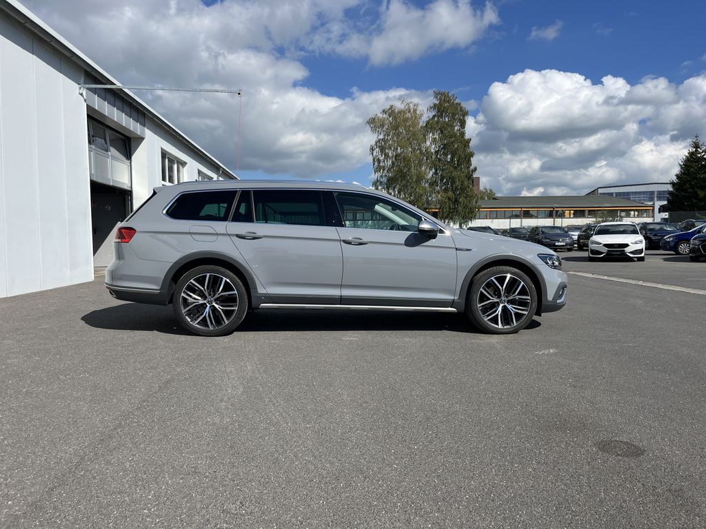 Volkswagen PASSAT ALLTRACK 2023 г. Серый, пробег 32381 км