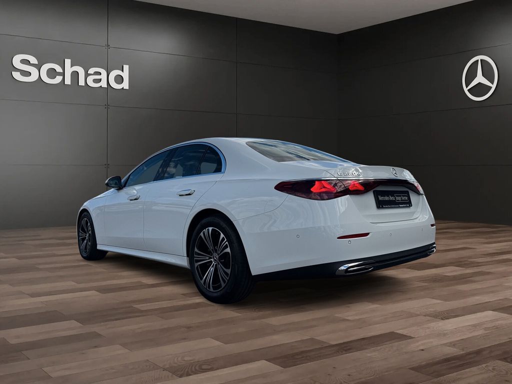 Mercedes-Benz E 220 2025 г. Белый, пробег 25175 км