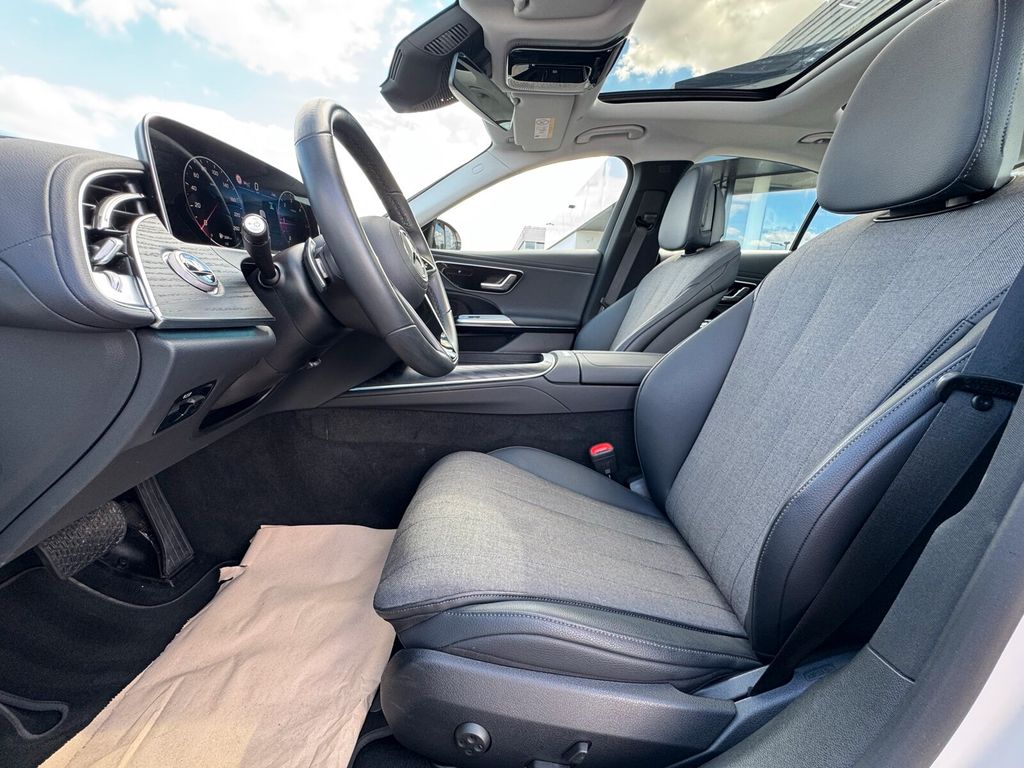 Mercedes-Benz E 220 2025 г. Белый, пробег 25175 км