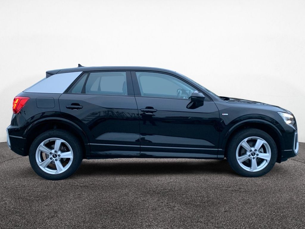 Audi Q2 2025 г. Чёрный, пробег 10574 км