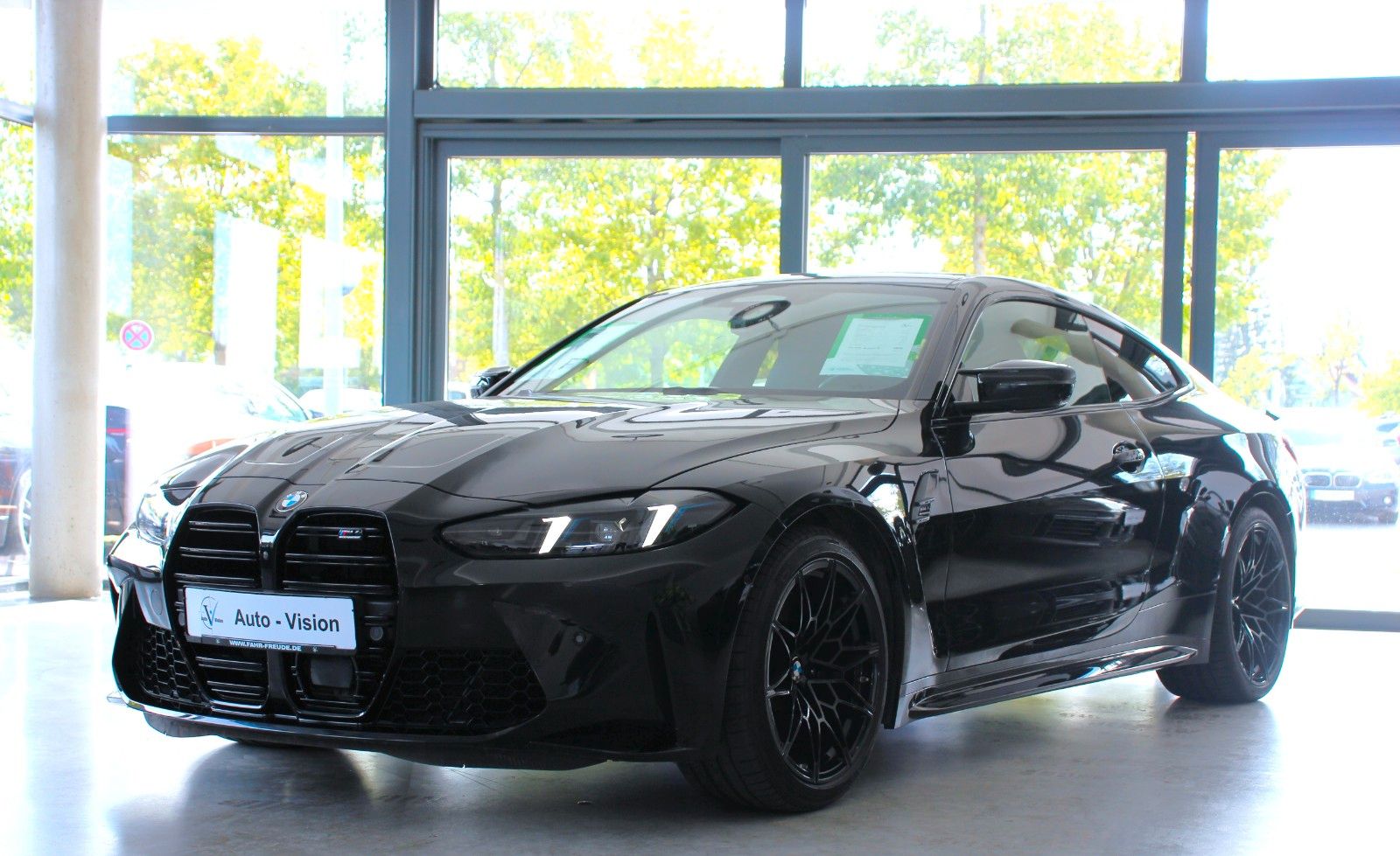 BMW M4 2024 г. Чёрный, пробег 39600 км