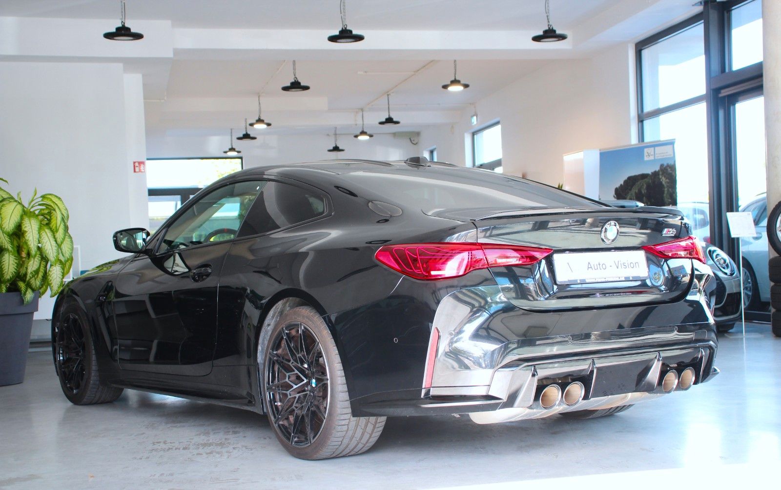BMW M4 2024 г. Чёрный, пробег 39600 км