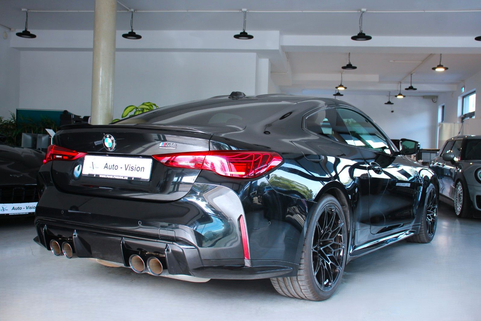 BMW M4 2024 г. Чёрный, пробег 39600 км