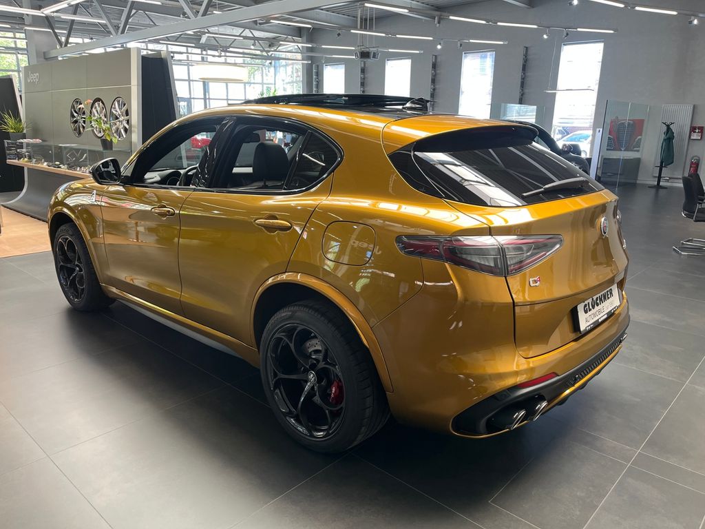 Alfa Romeo Stelvio 2023 г. Золотистый, пробег 36748 км